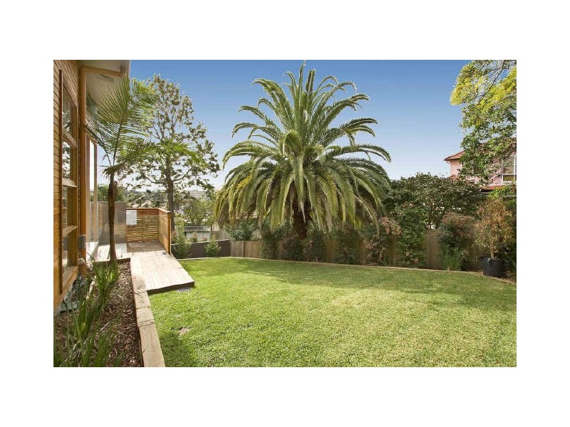 11 Raeburn Avenue, Castlecrag NSW 2068