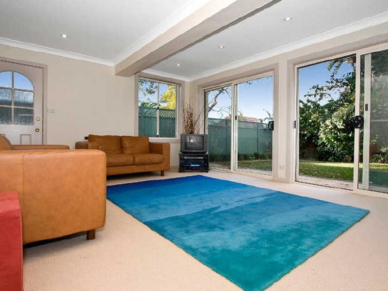 25 Raeburn Avenue, Castlecrag NSW 2068