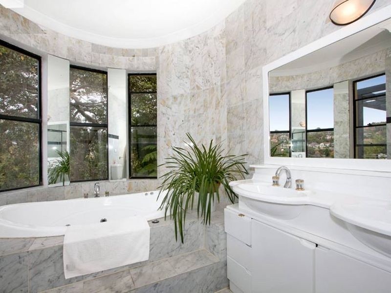 2 Rockley Street, Castlecrag NSW 2068