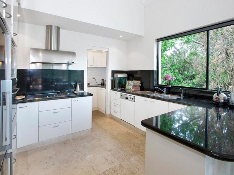 2 Rockley Street, Castlecrag NSW 2068