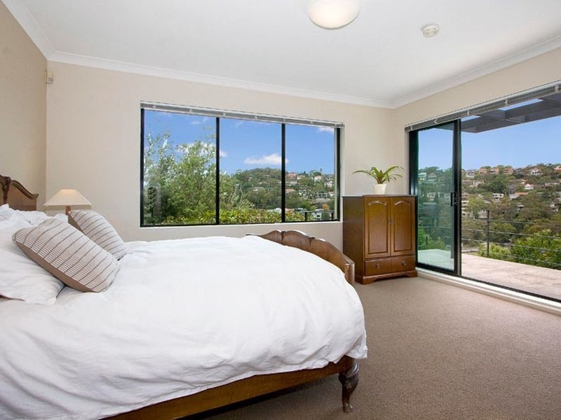 2 Rockley Street, Castlecrag NSW 2068