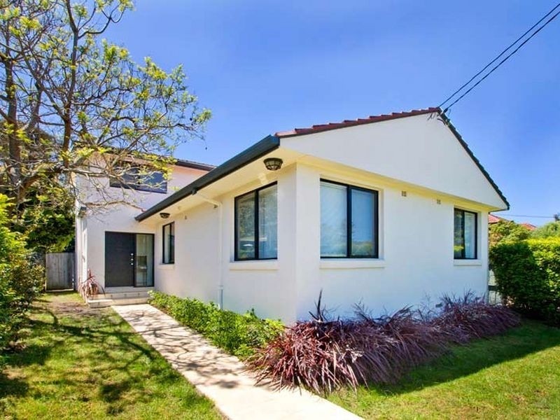 25 Sugarloaf Crescent, Castlecrag NSW 2068
