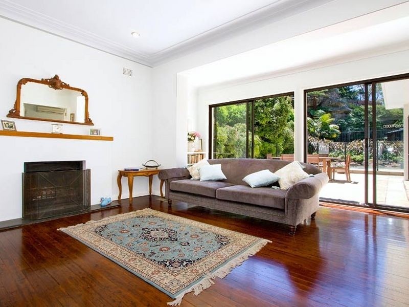 25 Sugarloaf Crescent, Castlecrag NSW 2068
