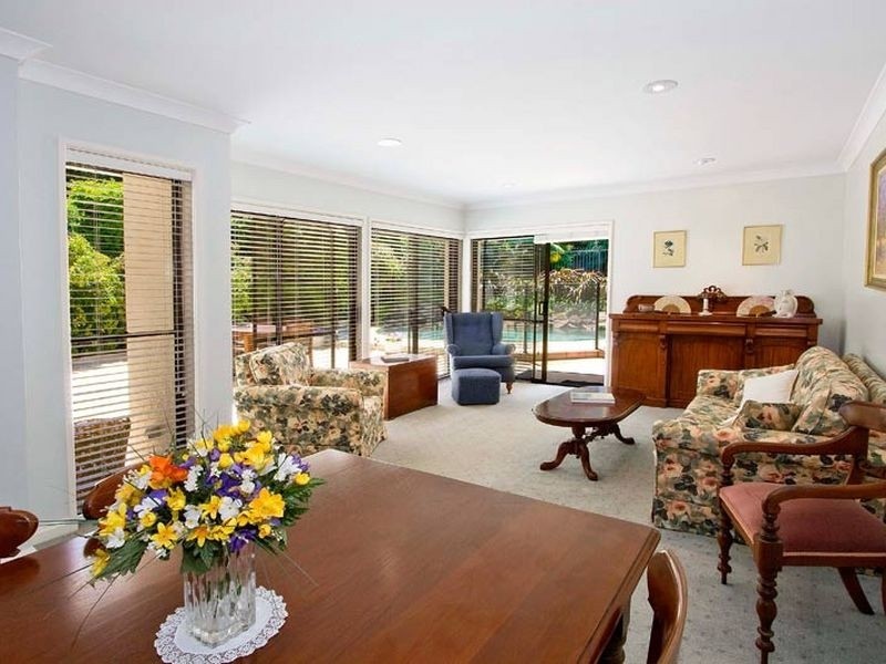 25 Sugarloaf Crescent, Castlecrag NSW 2068