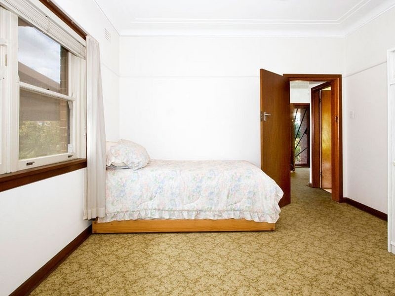 19 The Parapet, Castlecrag NSW 2068