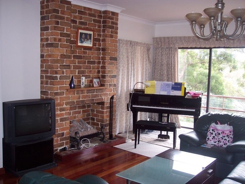 17 Cheyne Walk, Castlecrag NSW 2068