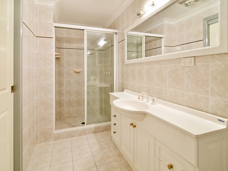4b Heights Crescent, Middle Cove NSW 2068