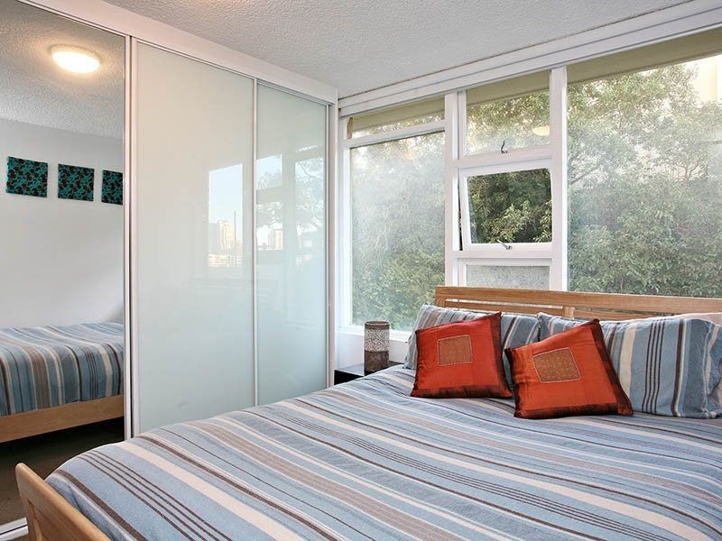 28/2-4 East Crescent Street, Mcmahons Point NSW 2060