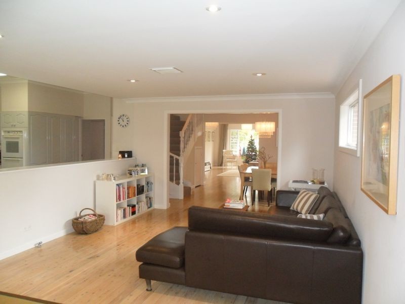 9 Rutland Avenue, Castlecrag NSW 2068