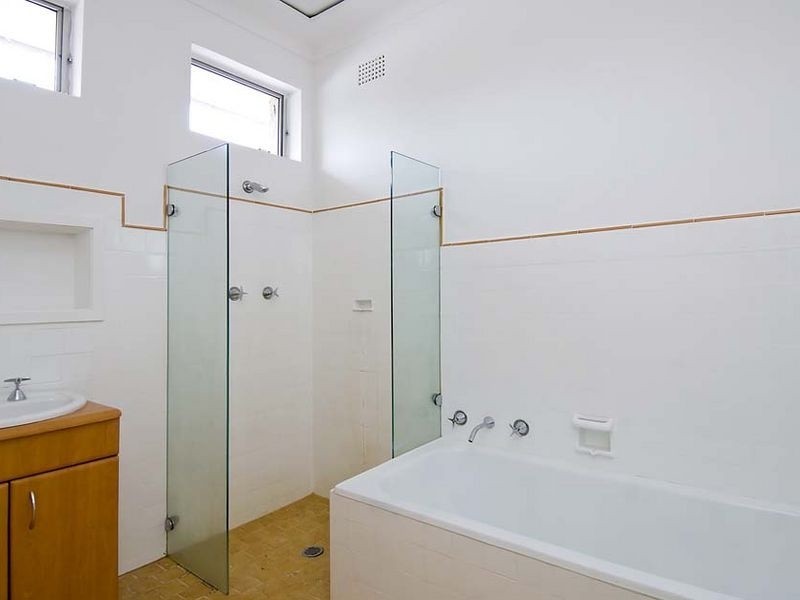 292 Eastern Valley Way, Middle Cove NSW 2068