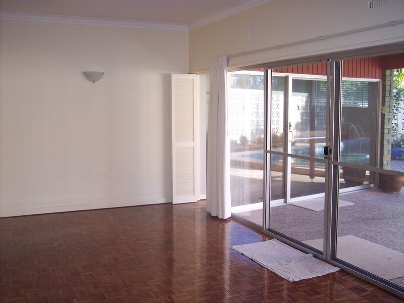 31 Sugarloaf Crescent, Castlecrag NSW 2068