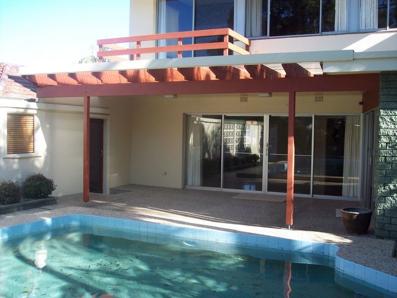 31 Sugarloaf Crescent, Castlecrag NSW 2068