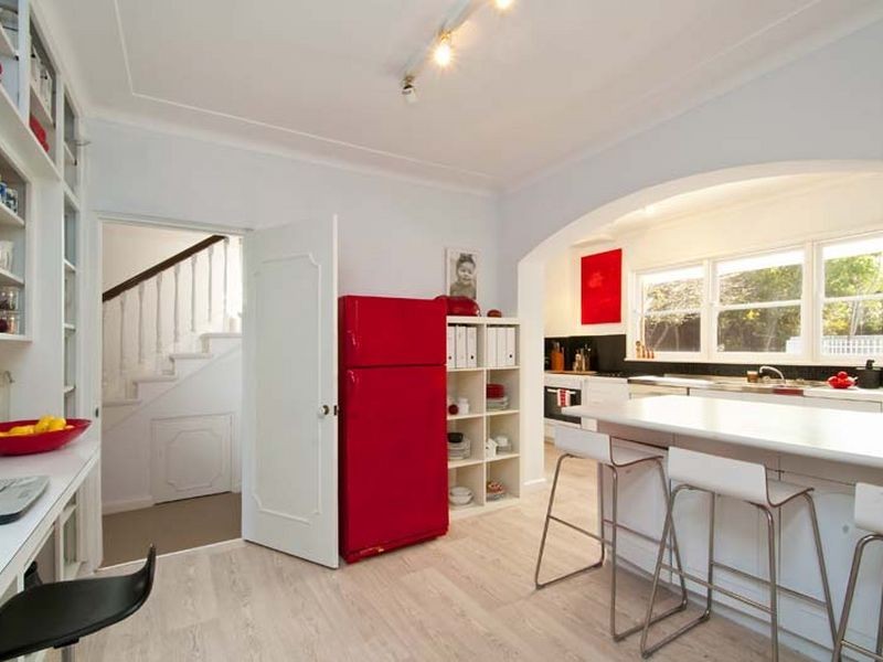 27 Sugarloaf Crescent, Castlecrag NSW 2068