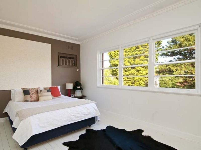 27 Sugarloaf Crescent, Castlecrag NSW 2068