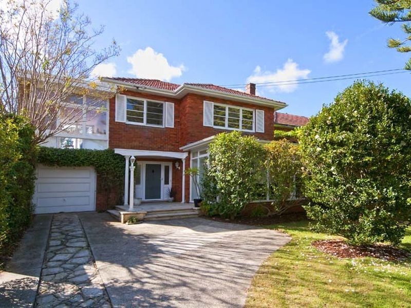 27 Sugarloaf Crescent, Castlecrag NSW 2068