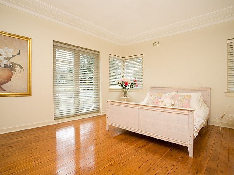 282 Eastern Valley Way, Middle Cove NSW 2068