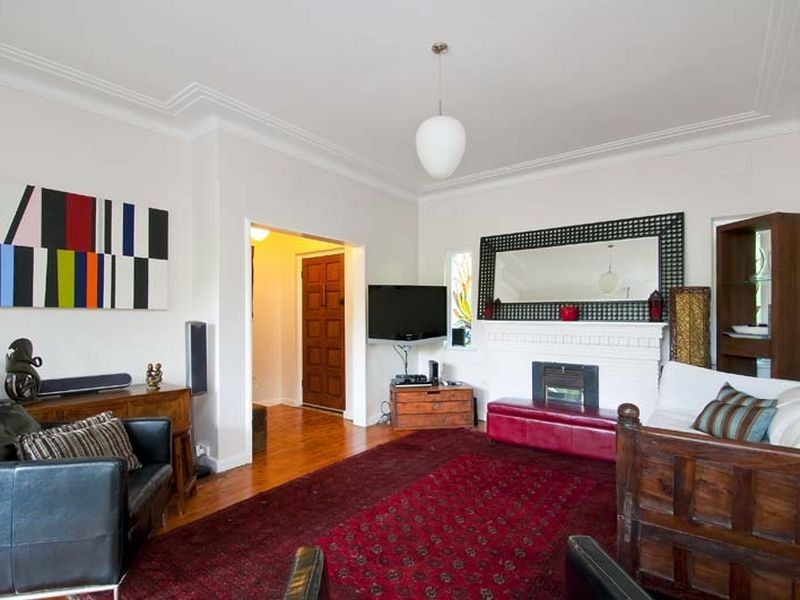 106 Sugarloaf Crescent, Castlecrag NSW 2068