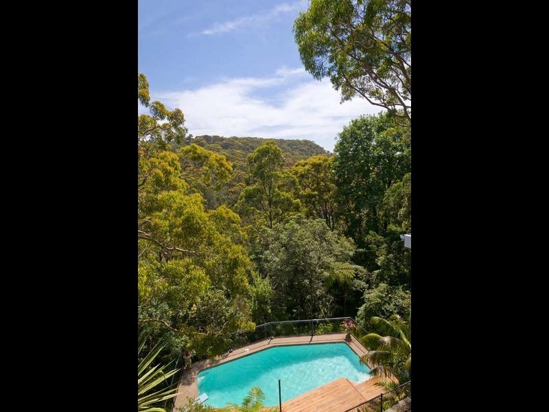 90 Sugarloaf Crescent, Castlecrag NSW 2068