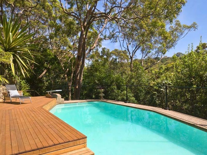 90 Sugarloaf Crescent, Castlecrag NSW 2068