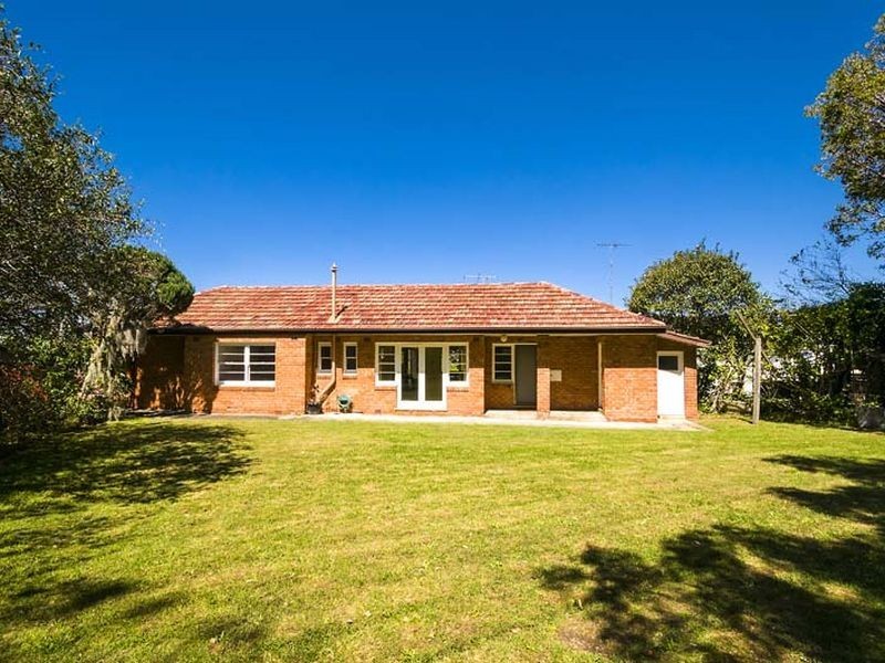 30 The Battlement, Castlecrag NSW 2068