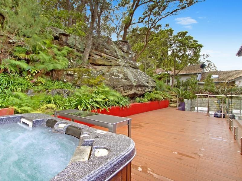 11 The Rampart, Castlecrag NSW 2068