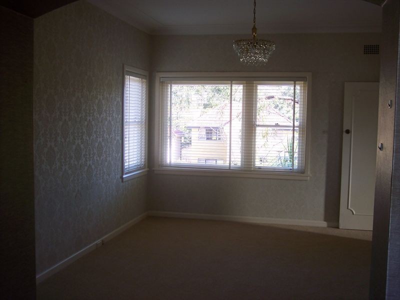 31 Sugarloaf Crescent, Castlecrag NSW 2068