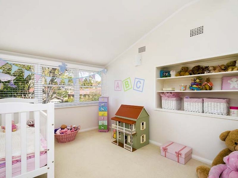 32 Sugarloaf Crescent, Castlecrag NSW 2068