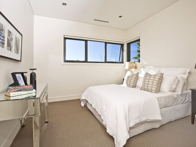 13 Raeburn Avenue, Castlecrag NSW 2068