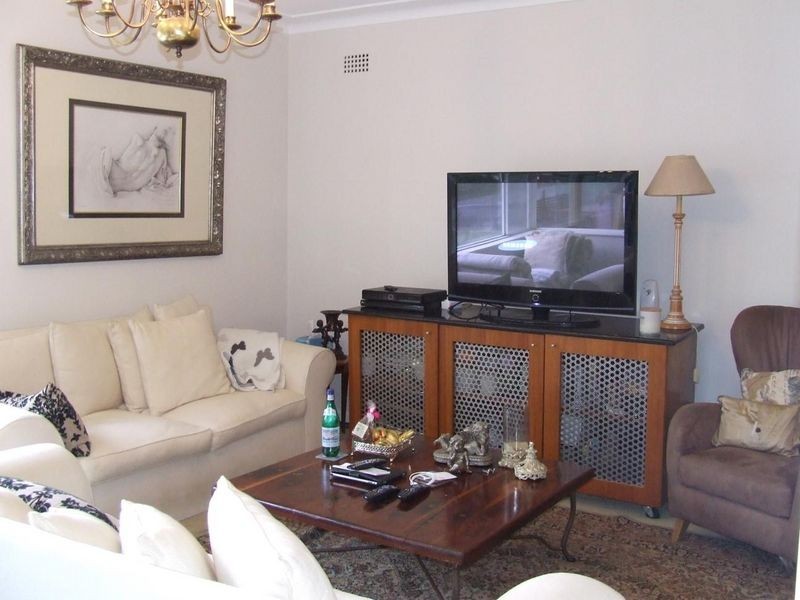 8 The Rampart, Castlecrag NSW 2068