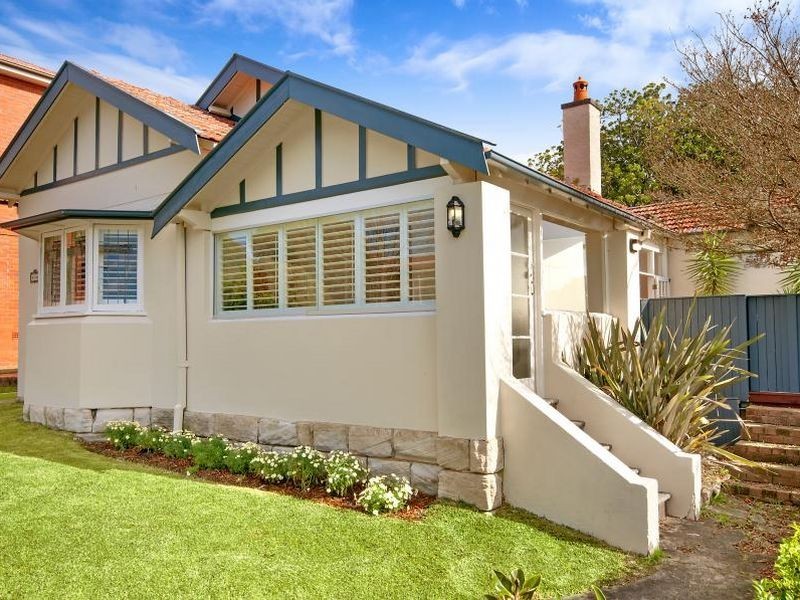 14 Raeburn Avenue, Castlecrag NSW 2068