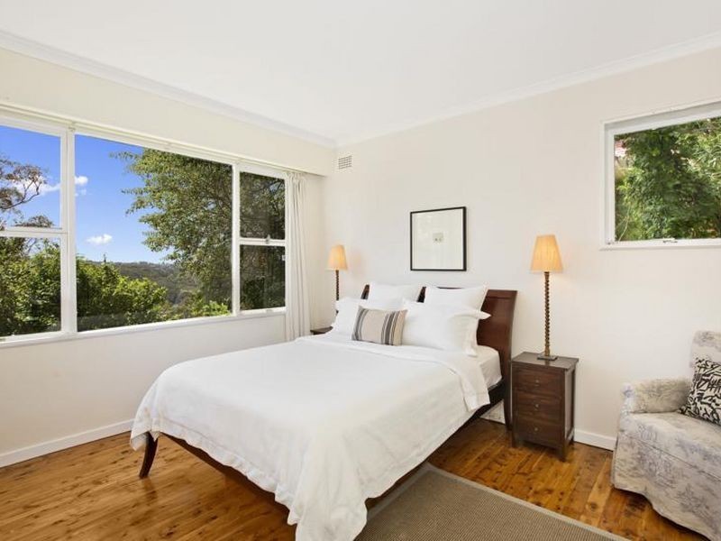 31 Heights Crescent, Middle Cove NSW 2068