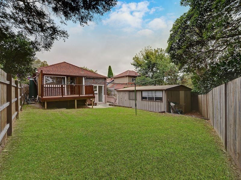 135 Eastern Valley Way, Castlecrag NSW 2068