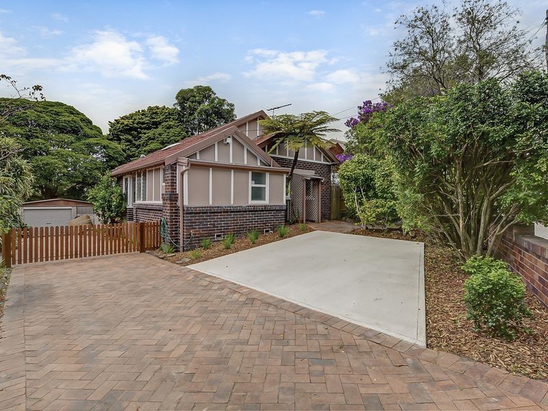135 Eastern Valley Way, Castlecrag NSW 2068