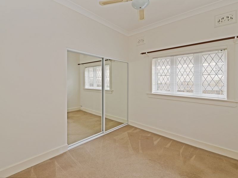 135 Eastern Valley Way, Castlecrag NSW 2068