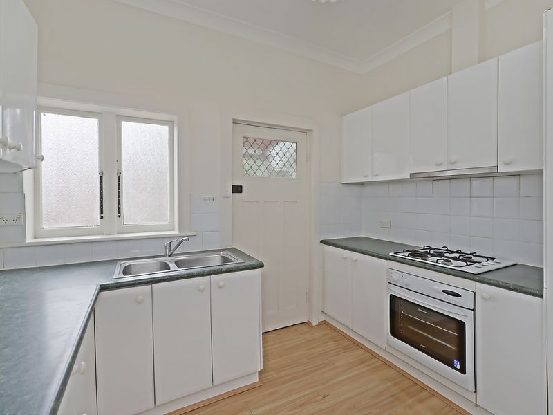 135 Eastern Valley Way, Castlecrag NSW 2068