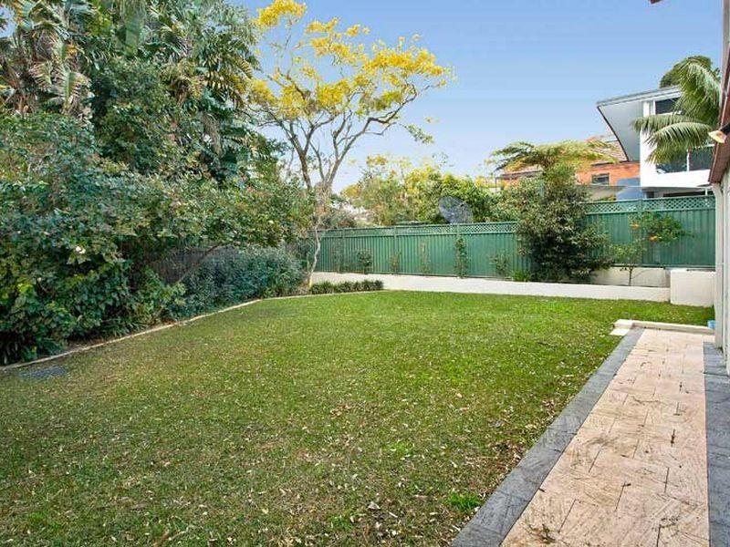 25 Raeburn Avenue, Castlecrag NSW 2068