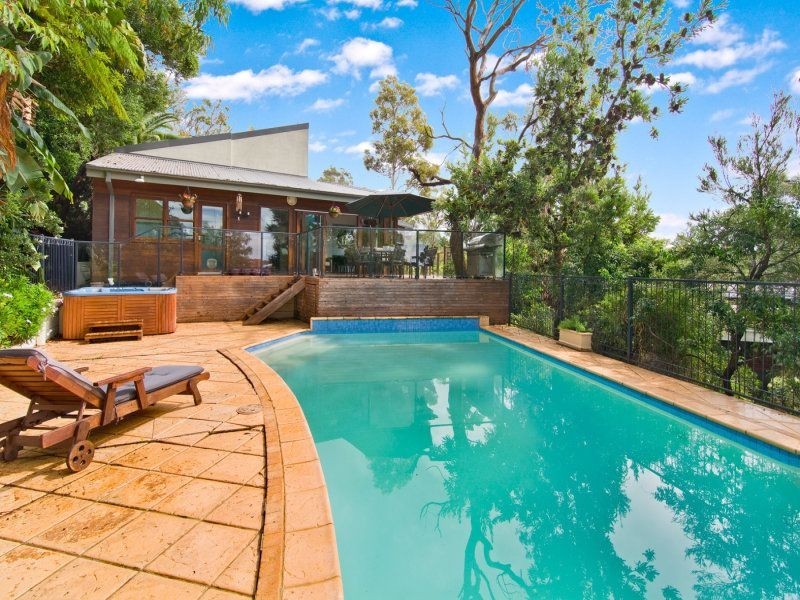 2 Harbour Lane, Middle Cove NSW 2068