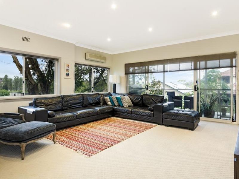 25 Raeburn Avenue, Castlecrag NSW 2068