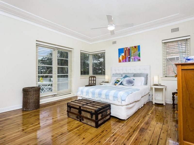 282 Eastern Valley Way, Middle Cove NSW 2068