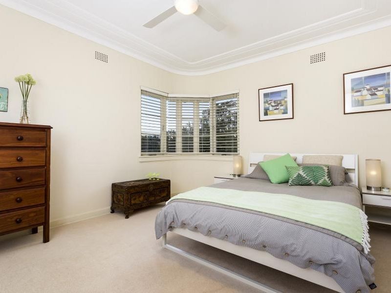 282 Eastern Valley Way, Middle Cove NSW 2068