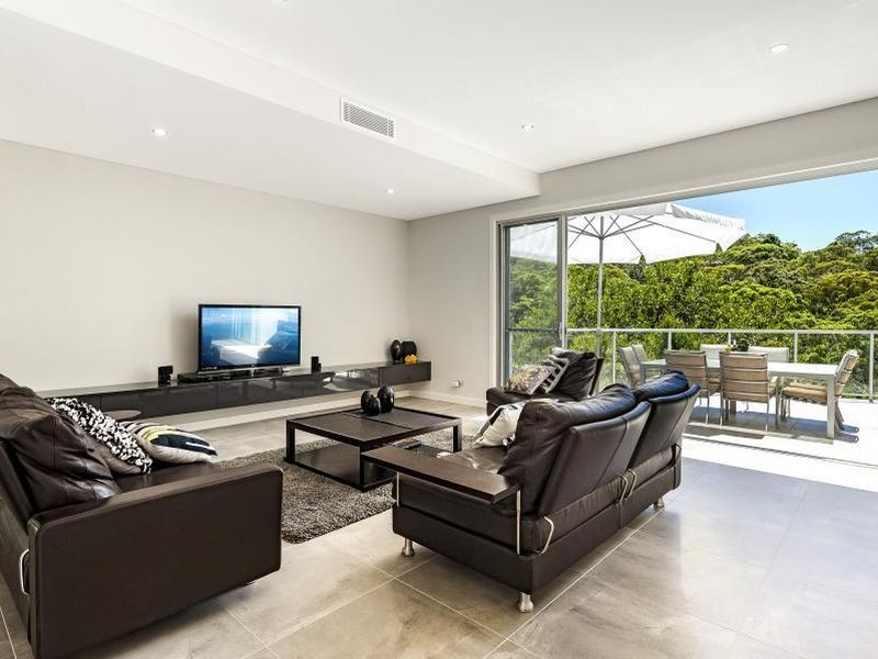 106 Sugarloaf Crescent, Castlecrag NSW 2068