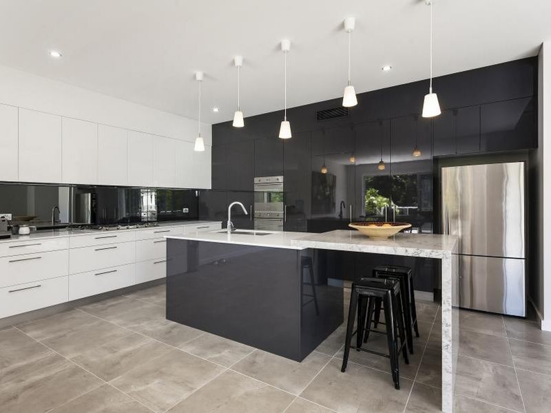 106 Sugarloaf Crescent, Castlecrag NSW 2068
