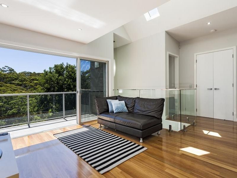 106 Sugarloaf Crescent, Castlecrag NSW 2068