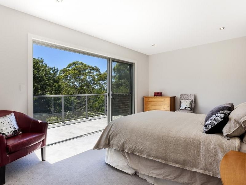 106 Sugarloaf Crescent, Castlecrag NSW 2068