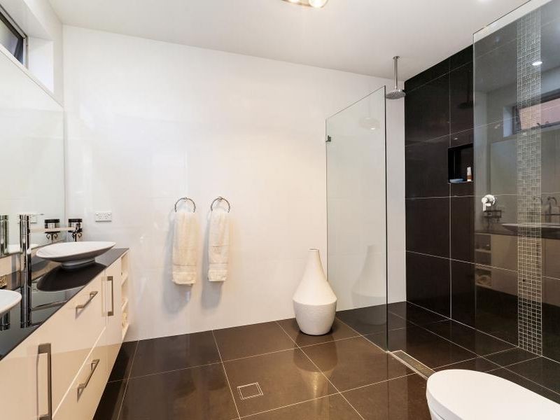 106 Sugarloaf Crescent, Castlecrag NSW 2068