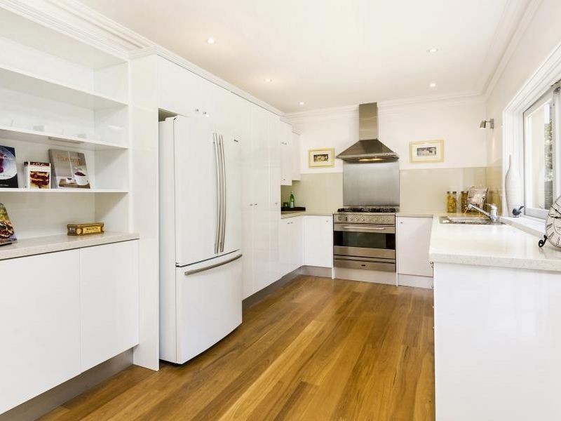 10 Sunnyside Crescent, Castlecrag NSW 2068