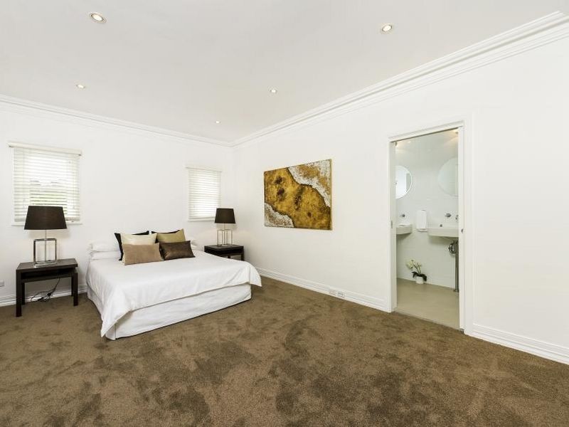 10 Sunnyside Crescent, Castlecrag NSW 2068