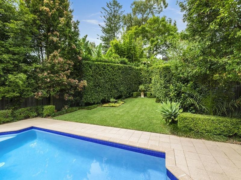 10 Sunnyside Crescent, Castlecrag NSW 2068