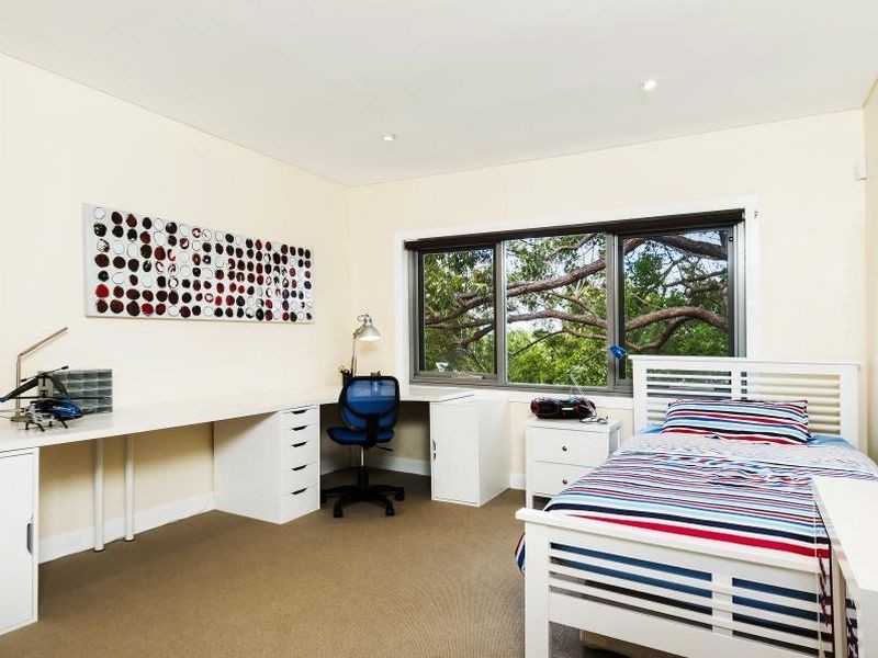 2 Sortie Port, Castlecrag NSW 2068