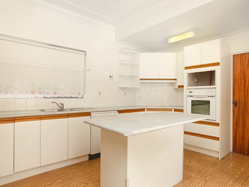 16 Raeburn Avenue, Castlecrag NSW 2068